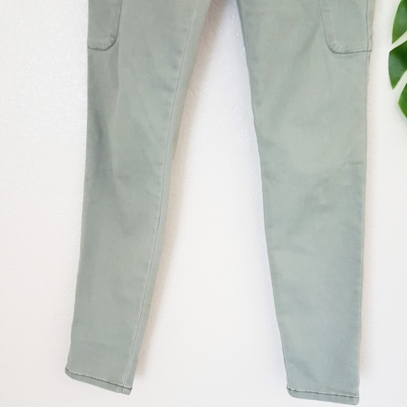Cabi Celadon Cargo Pants - Picture 5 of 8